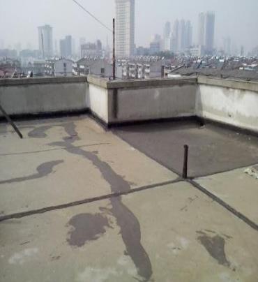 红安漏水维修 楼顶漏水是什么原因，楼顶漏水维修方法是什么?