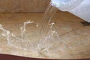 红安漏水维修 免砸砖防水材料该如何施工